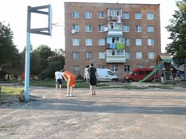 Streetball-ьная площадка, где играют 2х2 [ Оржів ]