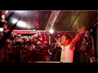 Armin van Buuren Live at Tomorrowland 2013 (Full DJ Set)