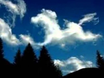 Облака   - белогривые лошадки