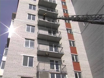Тернопіль: рятування цуценяти з балкону 6-го поверху