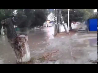 Потоп после дождя на улице Марата Оспанова, Актобе 02.10.2014