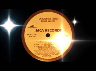 Debbie Jacobs - Don't You Want My Love (MCA Records 1979)