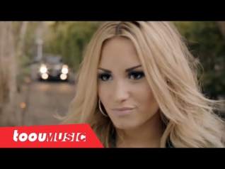 Demi Lovato - Besame Mucho (Music Video)