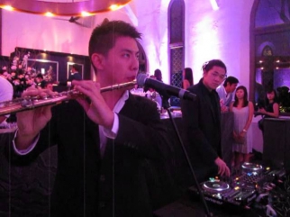 Rit performs the Vertu ringtone on flute - www.redkite.com.sg