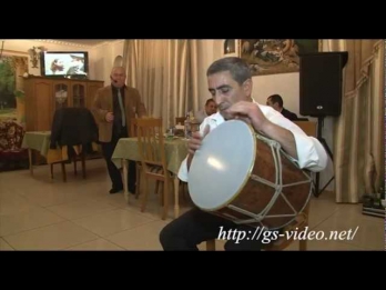 Армянский виртуоз-барабанщик