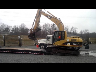 Kaufman Lowboy RGN Detachable excavator loading