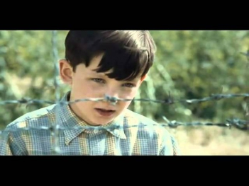 Мальчик в полосатой пижаме( кадры из фильма)