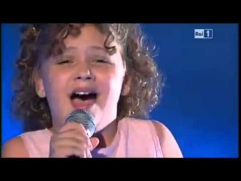 Внучка Лучано Паваротти пел 